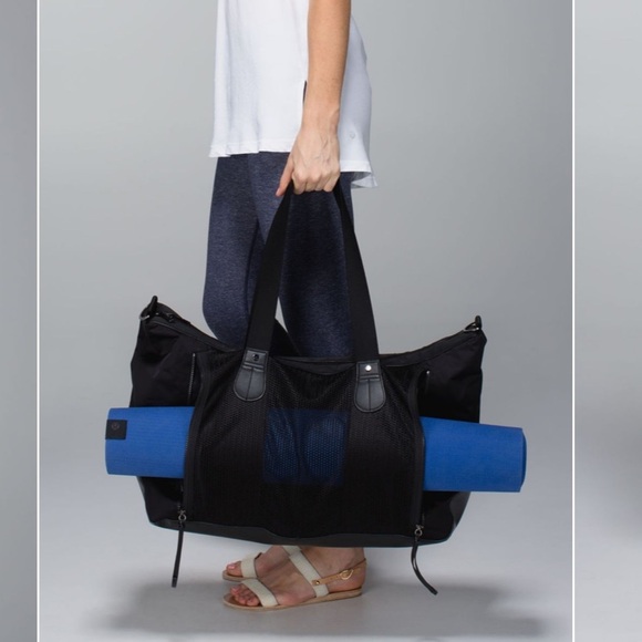 🍋 Lululemon Sand To Savasana Duffel Bag - Picture 1 of 11